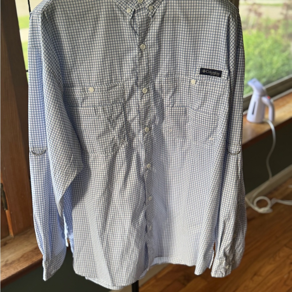Columbia Light Blue Casual Button Down Shirt